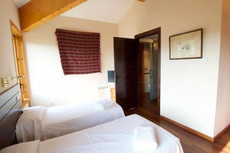 Impresionant Xalet La Roca Forada Apartment Guils de Cerdana Exterior photo